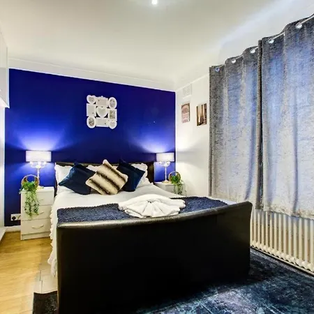 Park Lane Beautiful Apartment London