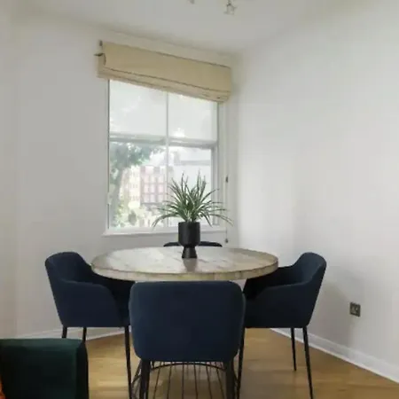 Apartamento Capital Two Bedroom Sloane Avenue Londres