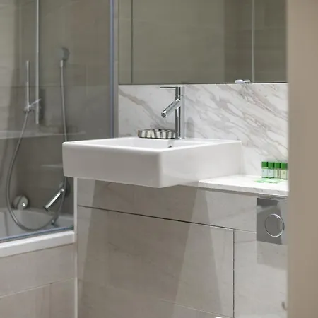 Apartment Capital Two Bedroom Flat In Battersea *