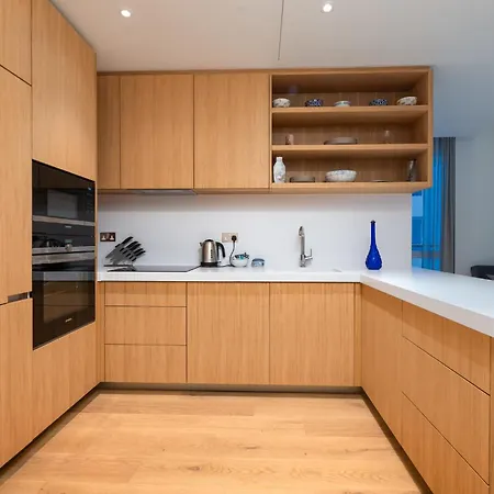 Capital Two Bedroom Flat In Battersea Apartment London