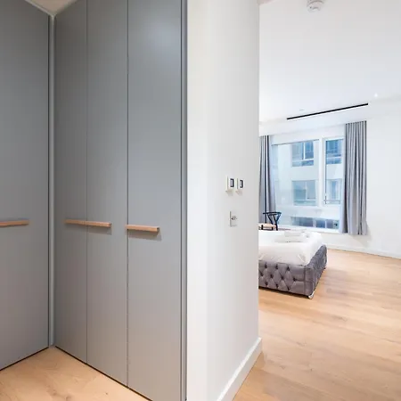 Capital Two Bedroom Flat In Battersea Apartment *