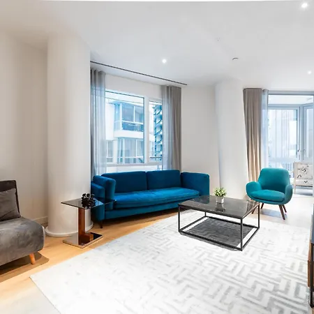 Capital Two Bedroom Flat In Battersea Apartment London