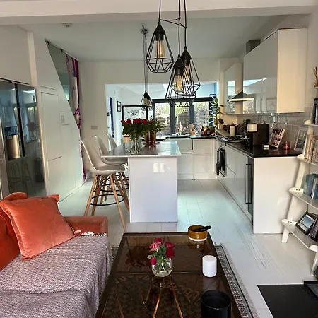 Townhouse By Notting Hill - Sleeps5 Petsok Tv Wifi Holiday home *