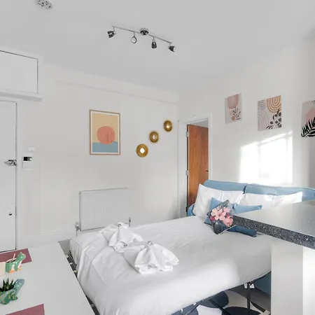 Ultimate Base - 1bd Flat, Perfect For Oasis, Coldplay, West End Londres