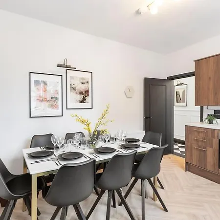 Trendy Mare Street 3 Bed Next Hackney London