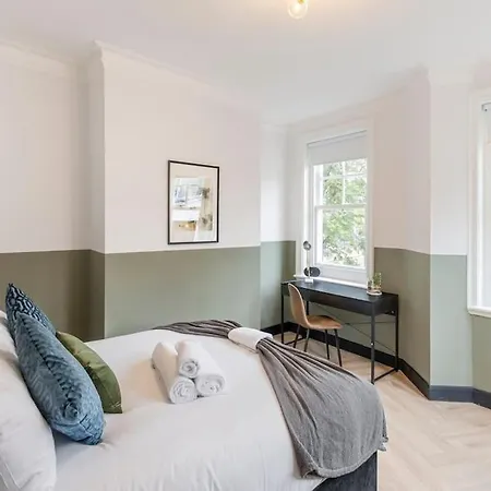 Trendy Mare Street 3 Bed Next Hackney Apartment London