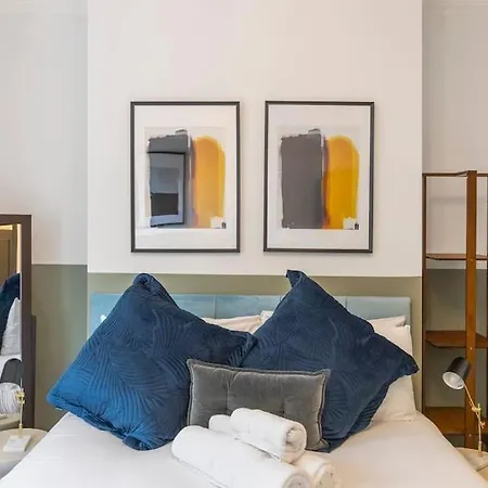 Trendy Mare Street 3 Bed Next Hackney London