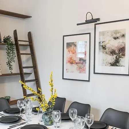 Trendy Mare Street 3 Bed Next Hackney Apartment *
