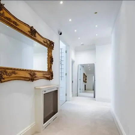 Pont Street By Capital *