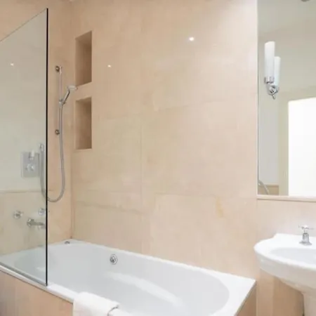 Pont Street By Capital Apartment