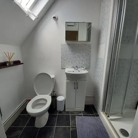 Private 1-bedroom In Apartment *