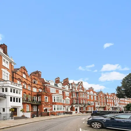 Sg, Elegant Knightsbridge By Harrods