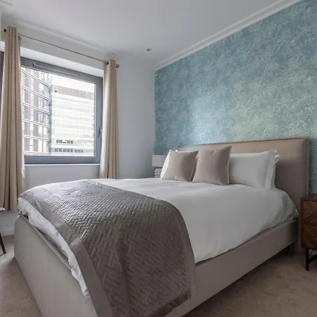 Apartment Waterfront London