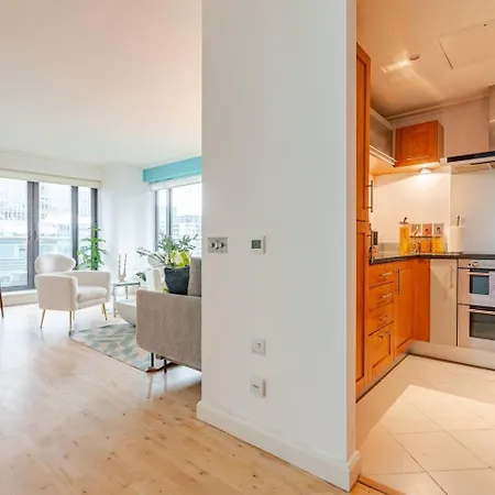 Apartment Waterfront London