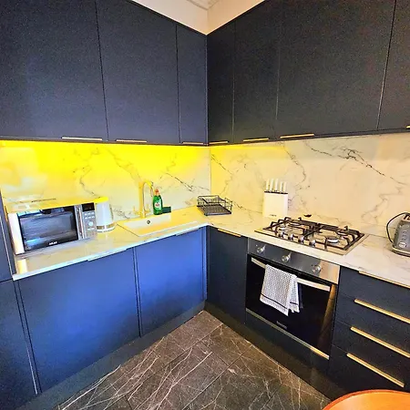 Stylish Hyde Park By Tube Stations With Elevator Apartment London