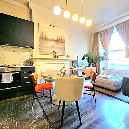 Stylish Hyde Park By Tube Stations With Elevator Apartment