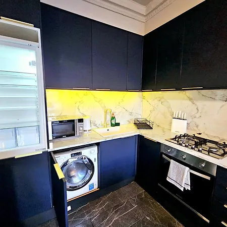 Stylish Hyde Park By Tube Stations With Elevator Apartment London