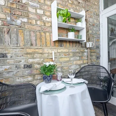 West Flat With Balcony