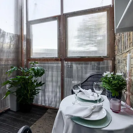 West Flat With Balcony Apartment