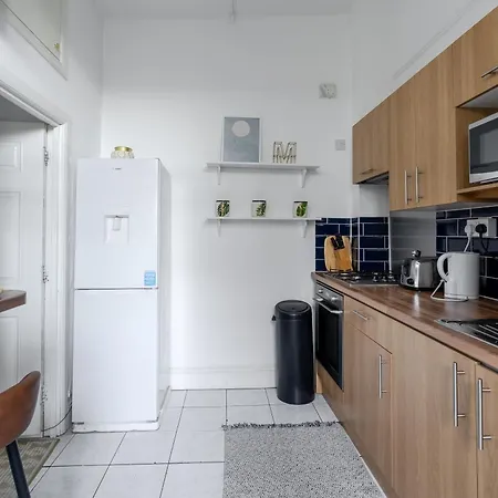 West Flat With Balcony Apartment