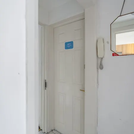 West Flat With Balcony