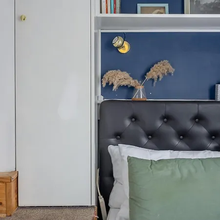 Apartment West Flat With Balcony *