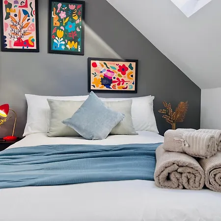 Bright Loft 30min To