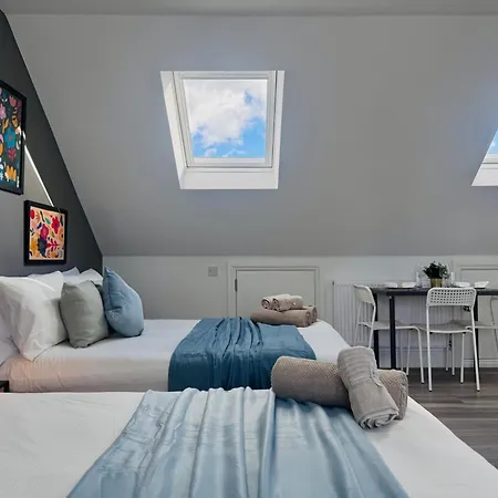 Bright Loft 30min To * London