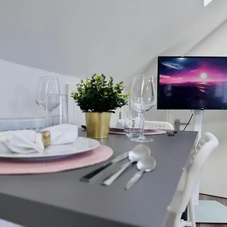 Apartment Bright Loft 30min To *