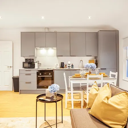 Apartment Modern With Free Wifi London