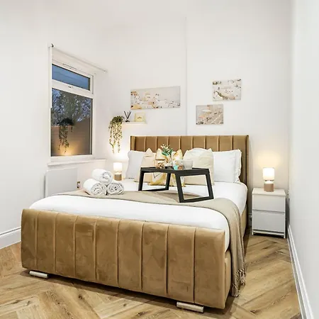 Modern With Free Wifi Apartment *