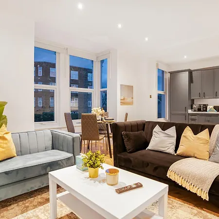 Modern With Free Wifi London