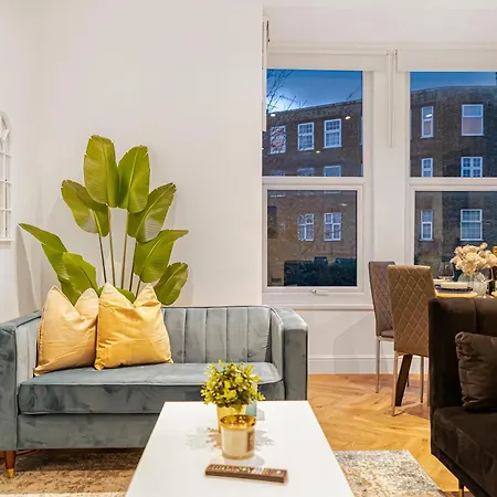 Modern With Free Wifi Apartment London