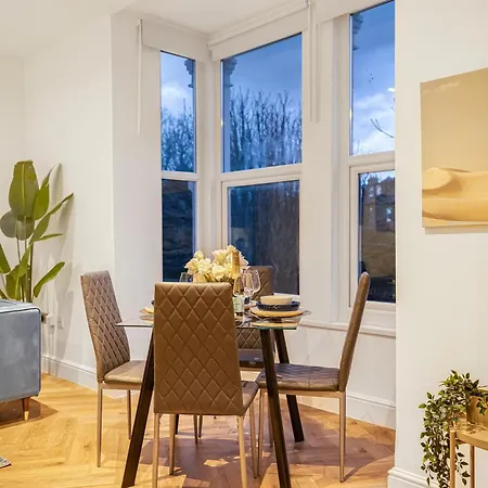 Modern With Free Wifi Apartment *