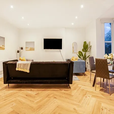 Modern With Free Wifi Apartment London