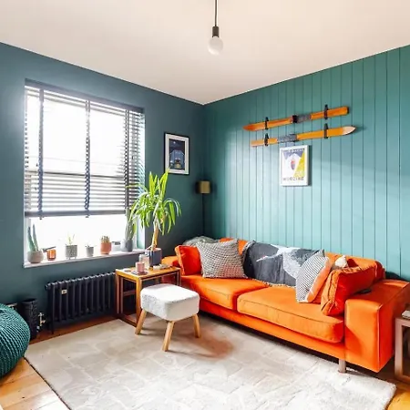 Two Bedroom Flat In Stoke Newington London
