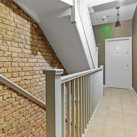 Stylish Modern By Livestay Short Lets & Serviced Nw6