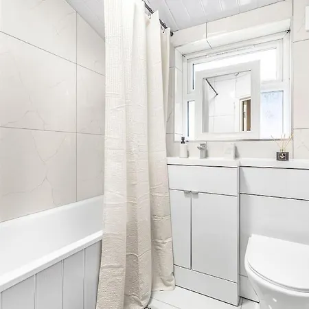 The Belton Retreat Apartment London