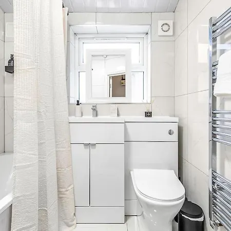 Apartment The Belton Retreat London