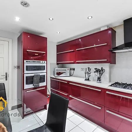 Exclusive 2bed 2bath Flat In Swiss *