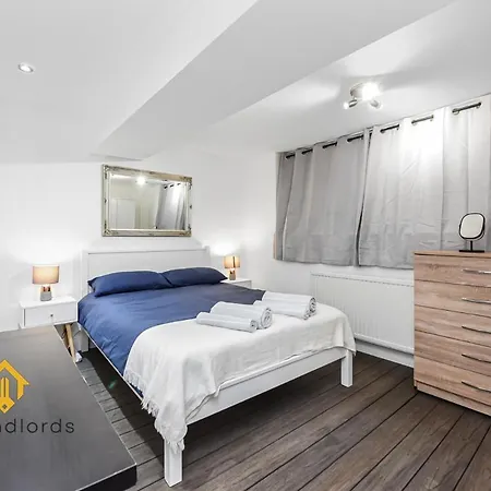 Exclusive 2bed 2bath Flat In Swiss * London