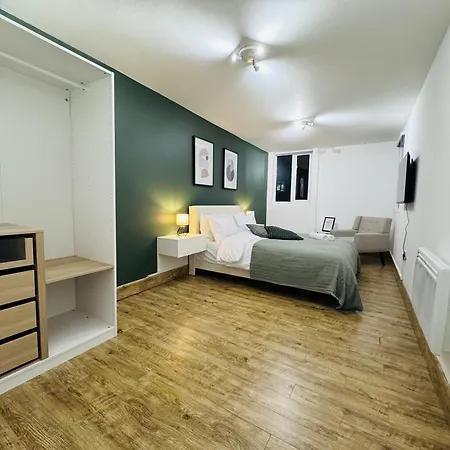 The Edge Ft5 Apartment
