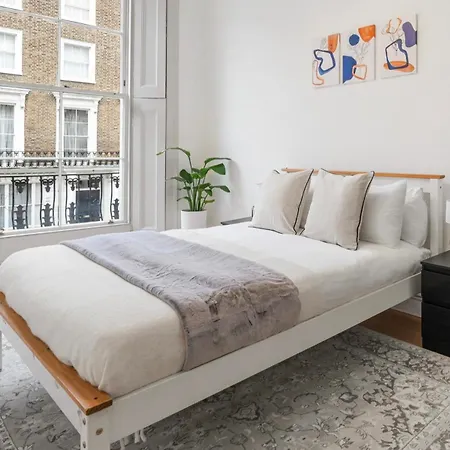 Central London 3Br In A Stucco Townhouse 伦敦