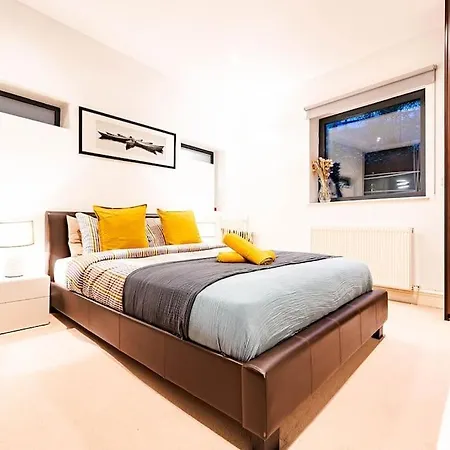 Bright & Modern One Bedroom Flat In Farringdon *