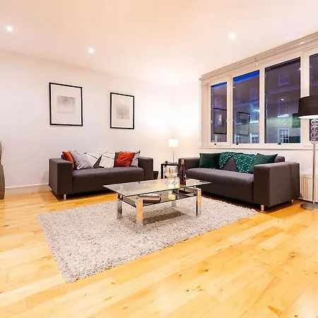 Bright & Modern One Bedroom Flat In Farringdon London