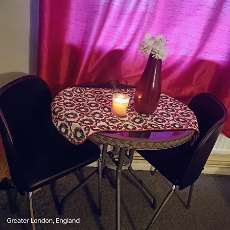 Homestay Cosy Private In Hornchurch, London With Free Parking *