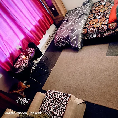 Homestay Cosy Private In Hornchurch, London With Free Parking