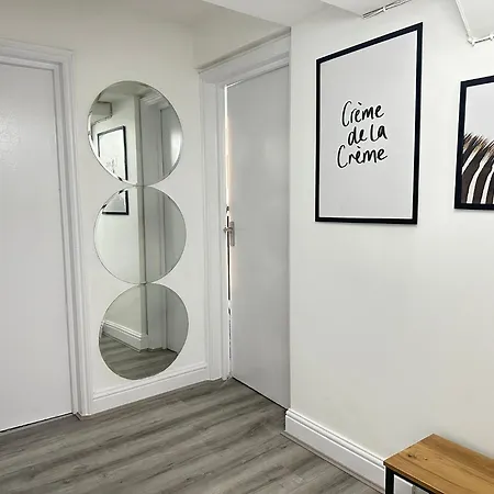 Brick Lane Lavish Suits Apartment