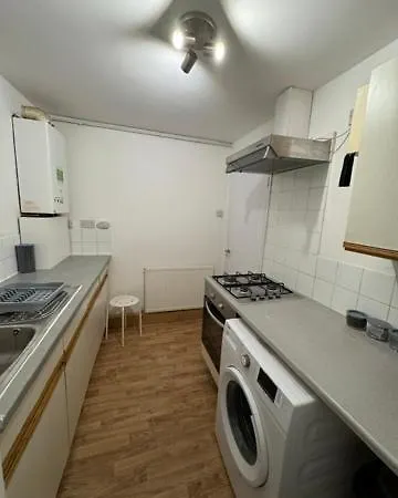 Modern 1 Bed Flat In London *