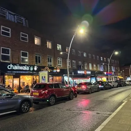 Modern 1 Bed Flat In London *